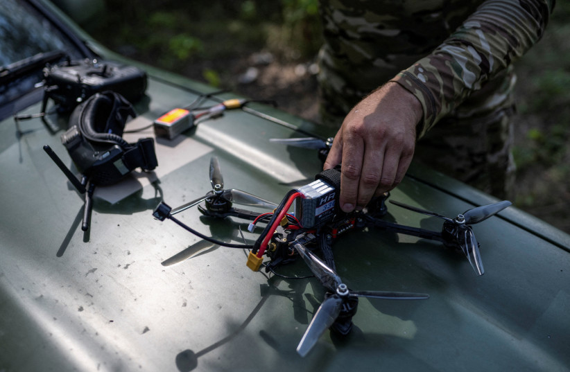 A Ukrainian serviceman sets up a FPV drone during training amid Russia's attack on Ukraine, in Zaporizhzhia region, Ukraine August 17, 2023.