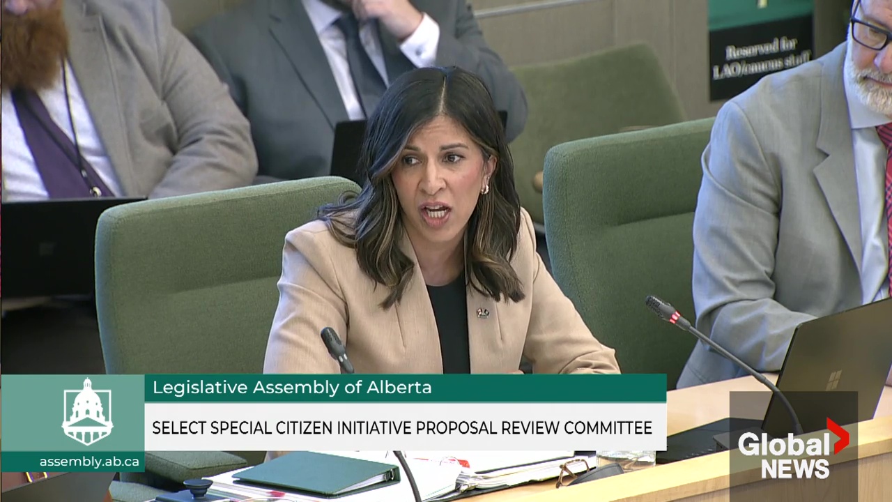 Click to play video: 'Alberta referendum committee meeting implodes after UCP prematurely releases statement'
