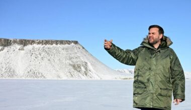 US in closely guarded talks to open new bases in Greenland