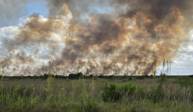 Large wildfire in western Broward County sends smoke toward Pembroke Pines neighborhood, authorities say