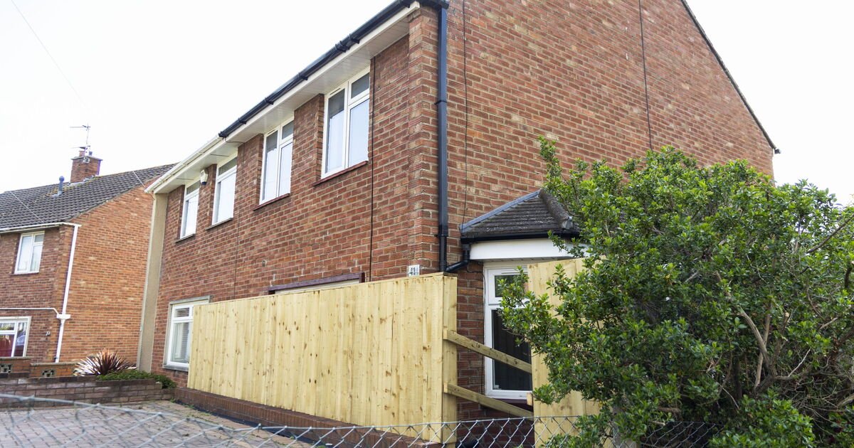 Baffled Bristol neighbours mock 'ridiculous' fence across living room window | UK | News