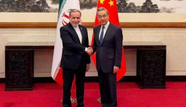 Trump threatens Iran with bombing if it doesn’t reopen Strait of Hormuz | National News
