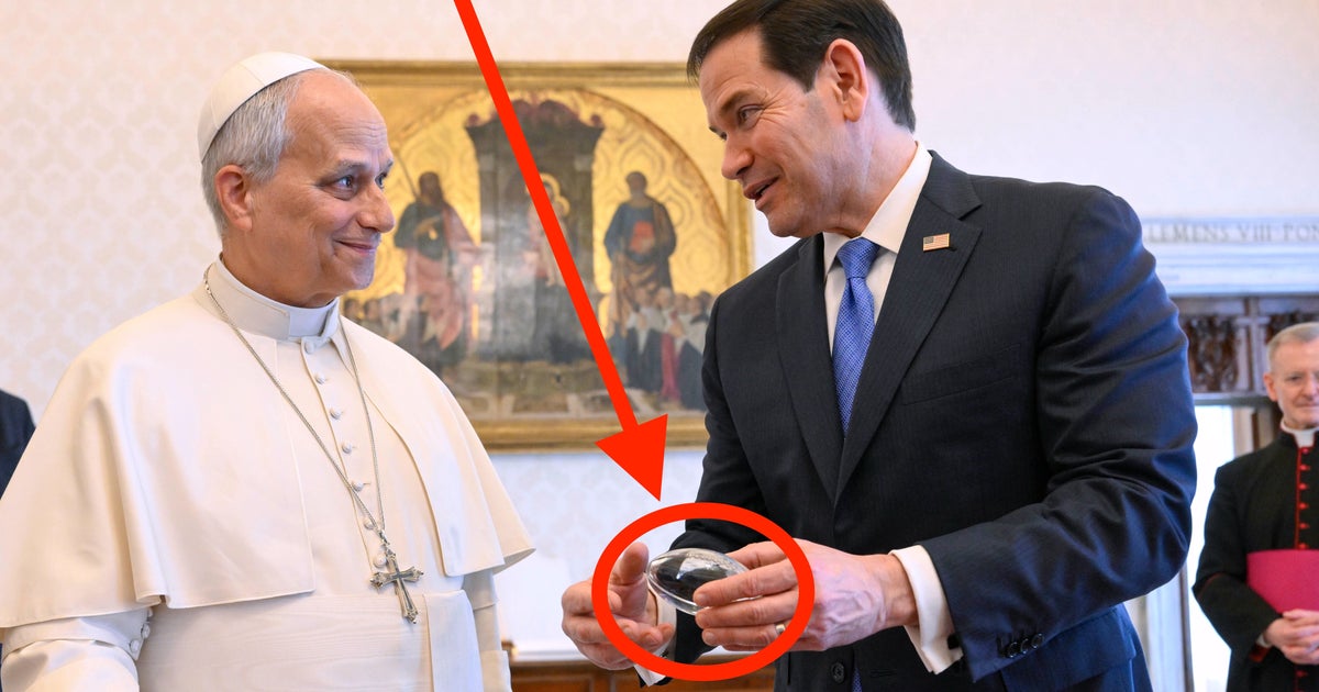 Marco Rubio’s Gift To Pope Leo Is Instantly Mocked As A Last-Minute Airport Buy