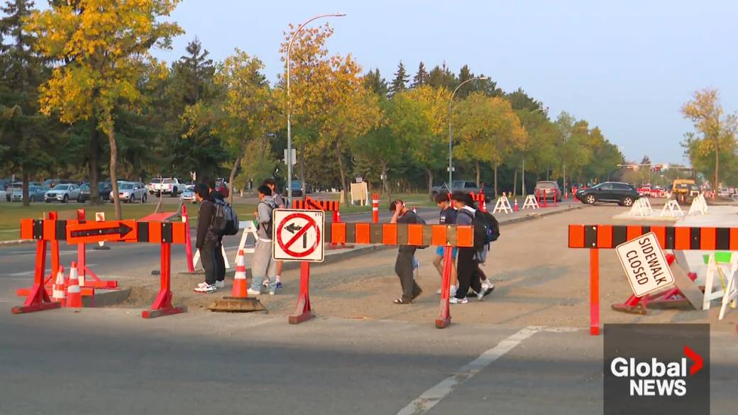 Click to play video: 'Getting to school a pain amid road, LRT construction in west Edmonton'
