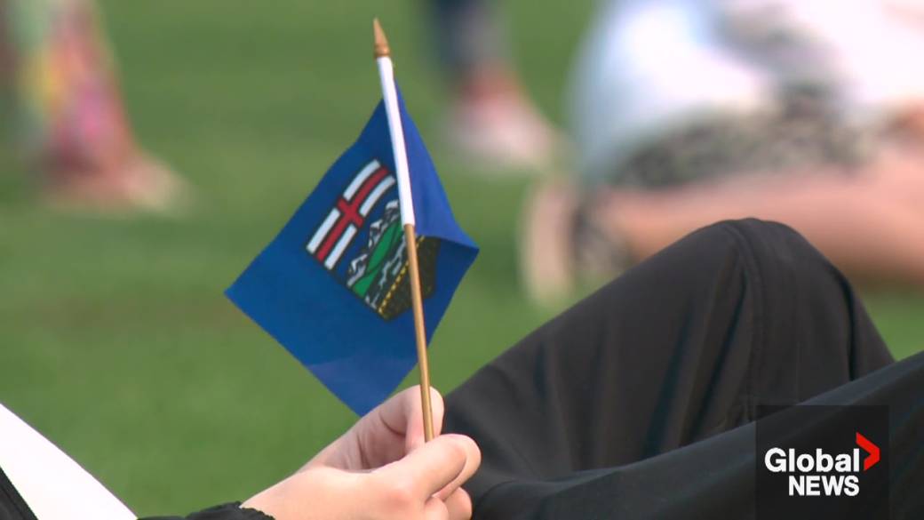 Click to play video: '1 in 4 Albertans would vote to separate from Canada: Poll'