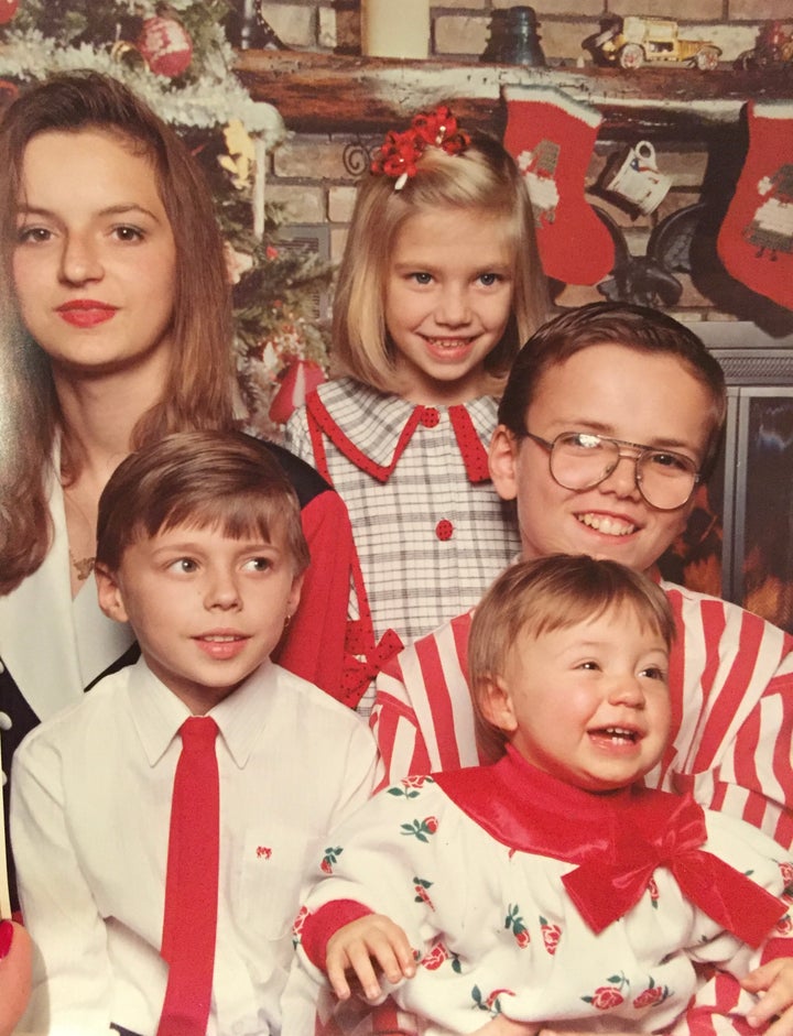 The author and her siblings in 1992, from top left to bottom right: Dee, Katie, Rick, Rob, Cassy