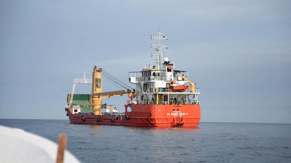 FILE PHOTO: FILE PHOTO: A vessel at the Strait of Hormuz, off the coast of Oman’s Musandam province, April 12, 2026. REUTERS/File Photo/File Photo