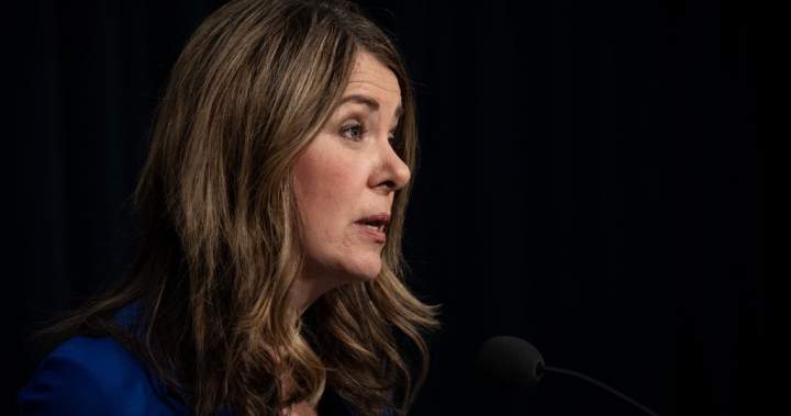 Danielle Smith says NDP should have warned her of Alberta voter list privacy leak
