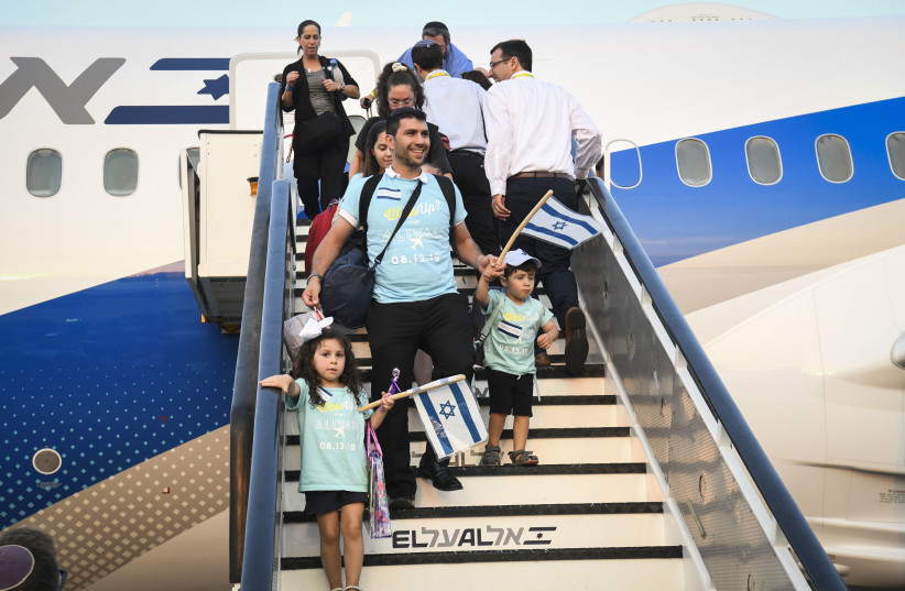 New immigrants from North America arrive on a special '' Aliyah Flight'' on behalf of Nefesh B'Nefesh organization, at Ben Gurion airport in central Israel on August 14, 2019.