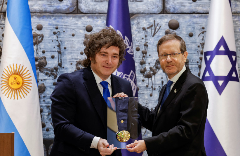 Milei receives the Presidential Medal of Honor from President Isaac Herzog in Jerusalem in April.