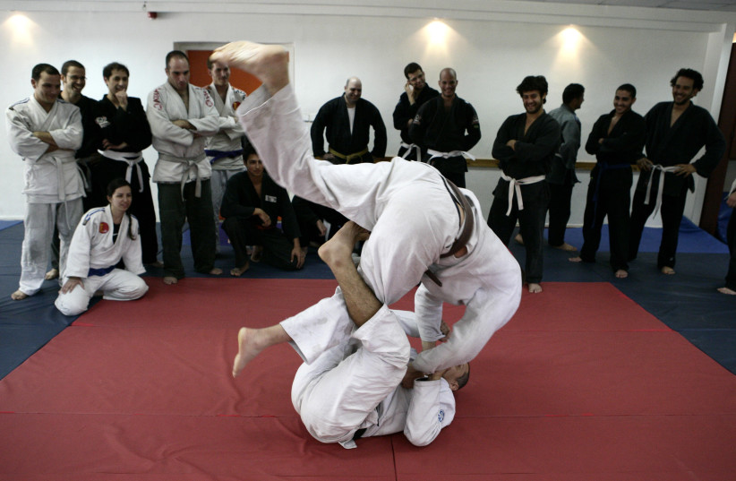 Brazilian Jiu-Jitsu Master Ricardo de la Riva Goded, during one of his seminar sessions in Jerusalem, along with Israeli Martial Arts groups, during his visit in Israel.
