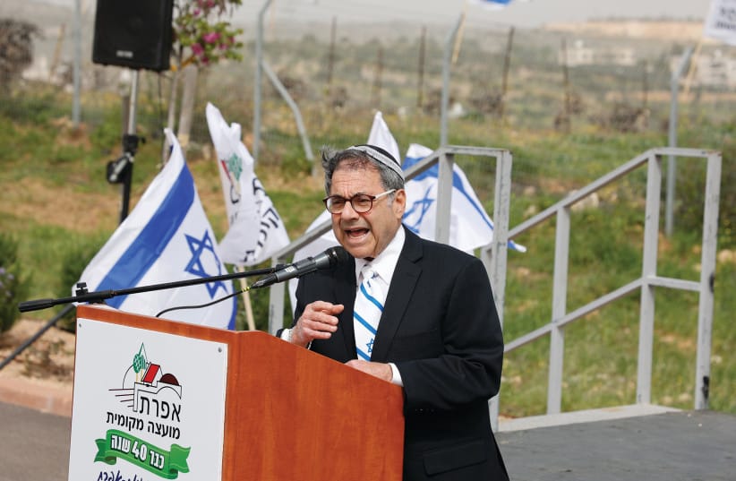 Rabbi Shlomo Riskin, chief rabbi of Efrat.