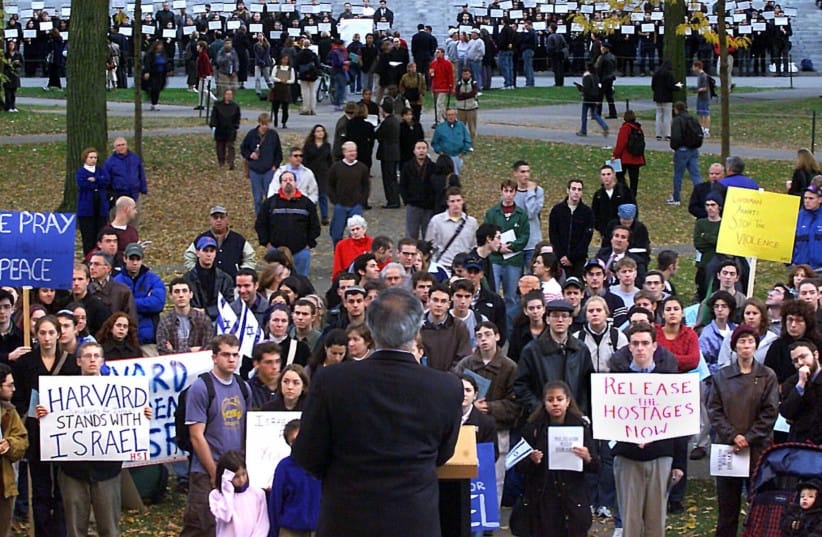 Rep. Barney Frank speaks to a Harvard Students for Israel rally in Harvard Yard, Oct. 23, 2000.