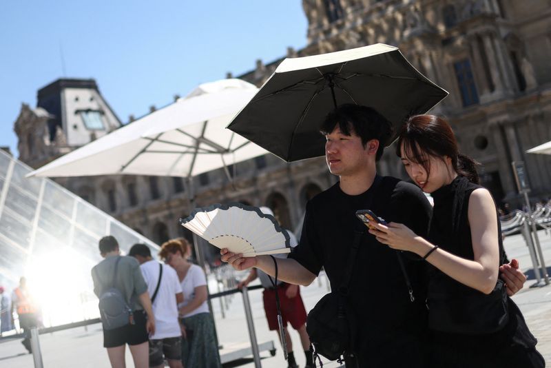 Global temperatures to reach near-record highs in next five years, report finds