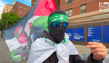 Hamas, Hezbollah flags fly at anti-Israel protest minutes after Mamdani condemns terror plot against Jews
