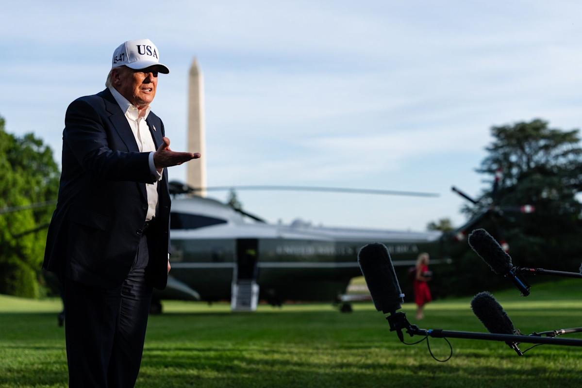 US, Iran Far From Hormuz Deal as Trump Says Clock Ticking