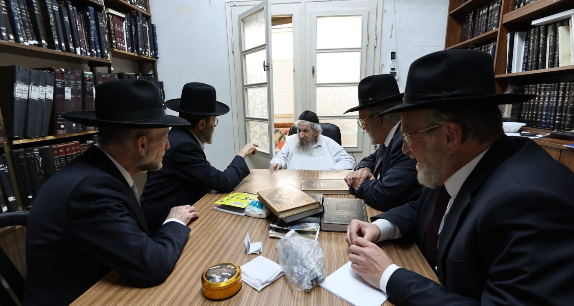 Haredi factions push to dissolve Knesset, increasing likelihood of slightly earlier elections
