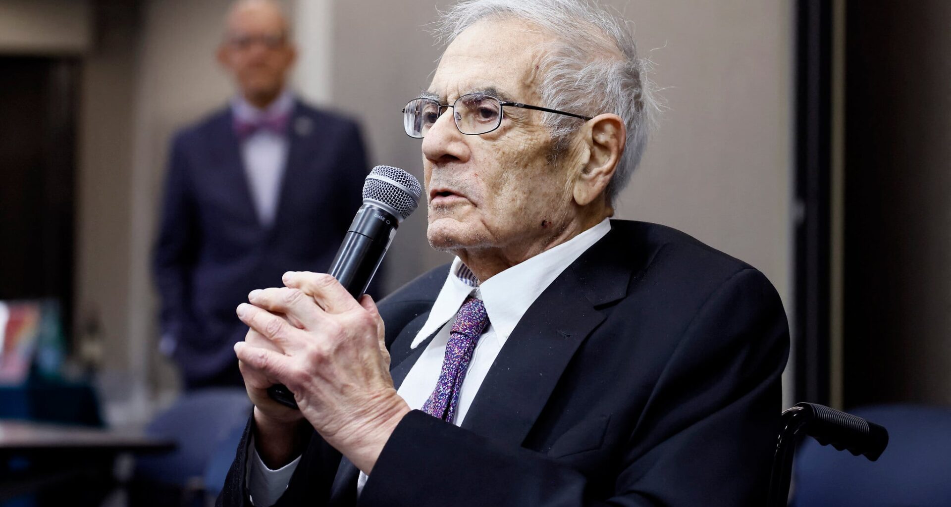 Progressive stalwart Barney Frank issued final warning on Israel before passing