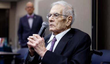 Progressive stalwart Barney Frank issued final warning on Israel before passing