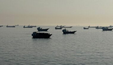 US military launches strikes on southern Iran amid talks in Qatar | US-Israel war on Iran News