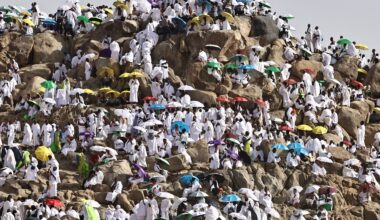 Hajj pilgrims gather at Mount Arafat under scorching desert sun | Religion News