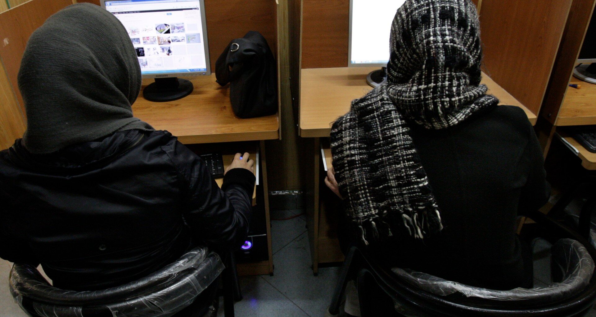 Iran expands tiered internet access amid continued online blackout | Censorship News