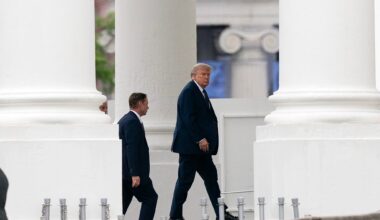 Trump says 'mandatory' for Muslim nations involved in Iran deal to join Abraham Accords