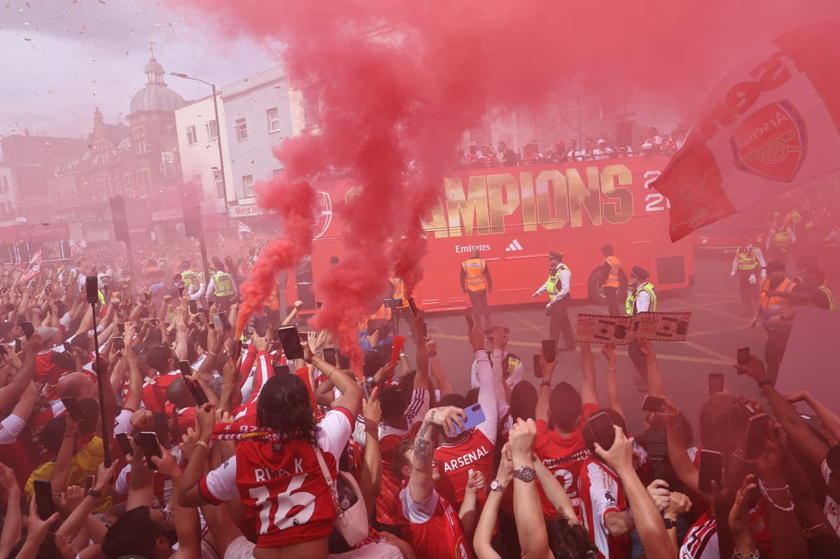 Arsenal FC trophy parade LIVE: Premier League title celebrations, stream, latest news and fan reaction