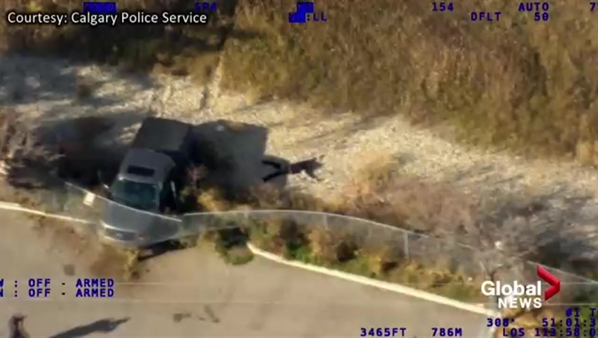 Click to play video: 'Calgary police release wild footage of stolen vehicles from HAWCS helicopter'