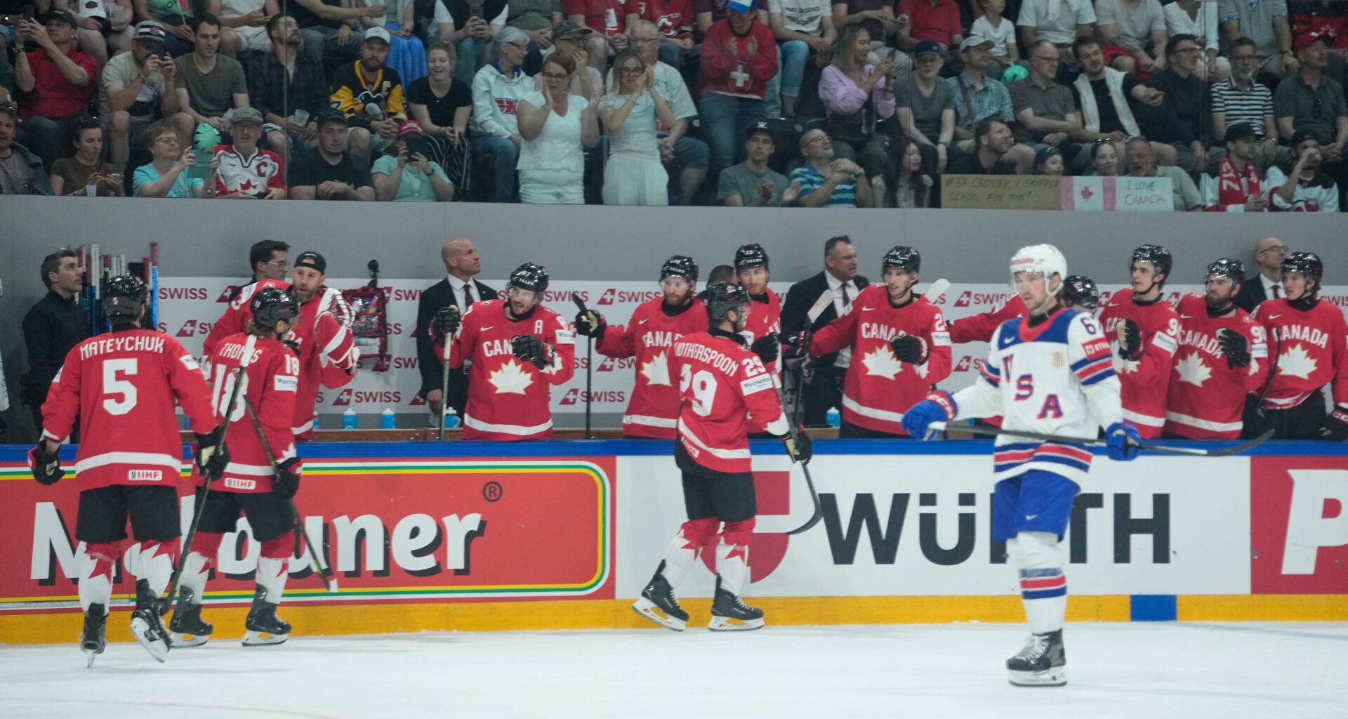 Canada defeats United States to advance at IIHF World Championship