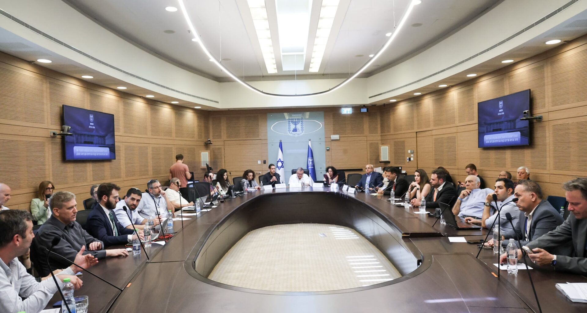 Knesset panel demands state share losses to passengers and airlines during Iran war