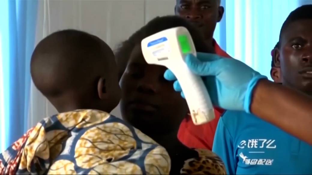Click to play video: 'Ebola outbreak in Congo and Uganda raises fears of wider regional spread'