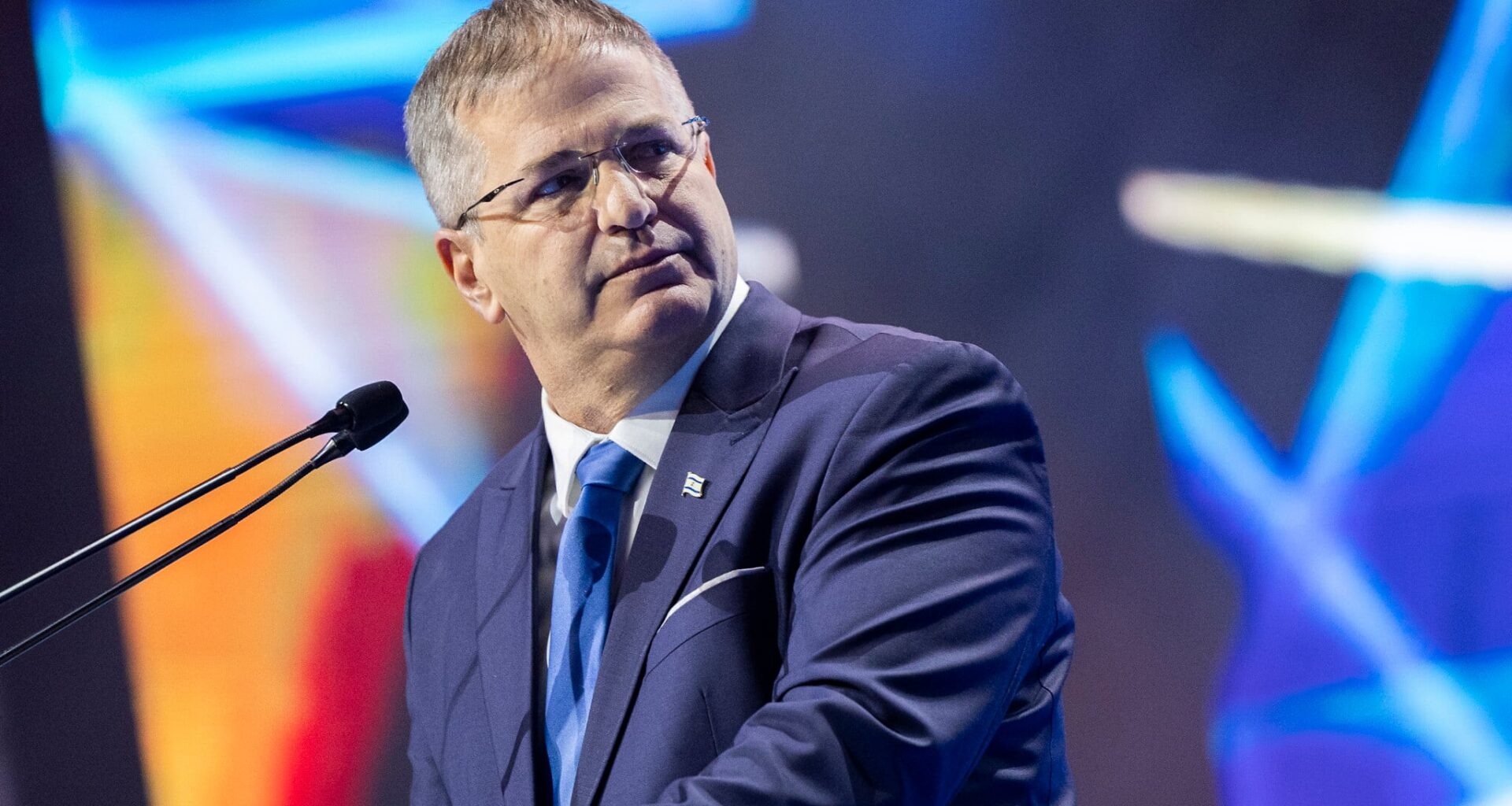 Education minister demands university chiefs sign pledge to keep politics off campus