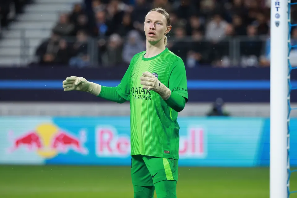 PSG goalkeeper Matvey Safonov