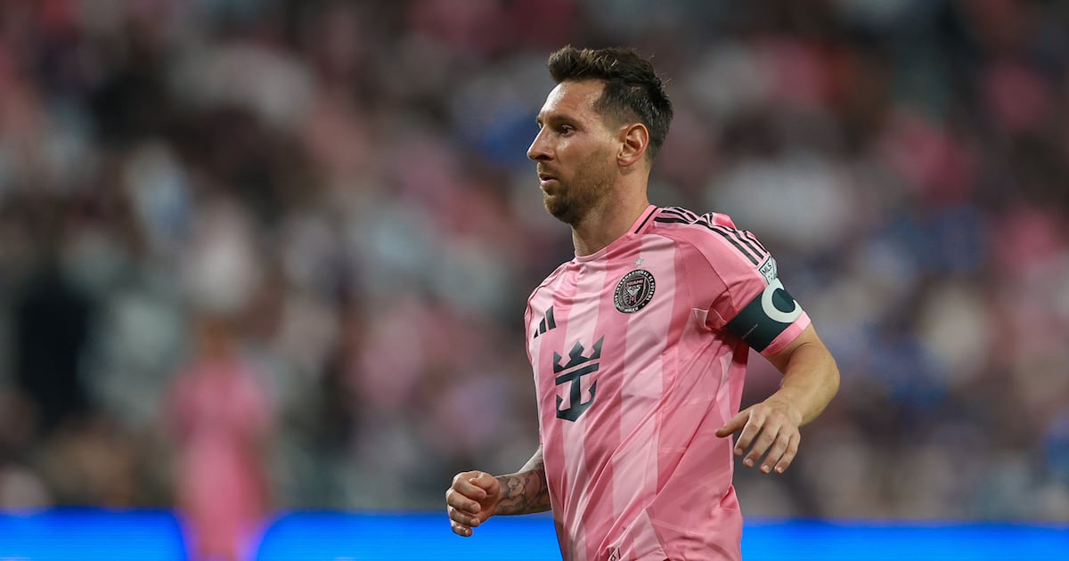Lionel Messi exits Inter Miami game with apparent injury