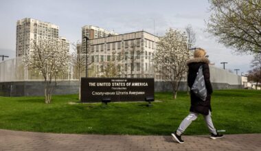 The US will keep embassy in Kyiv open despite Russian threats - politico.eu