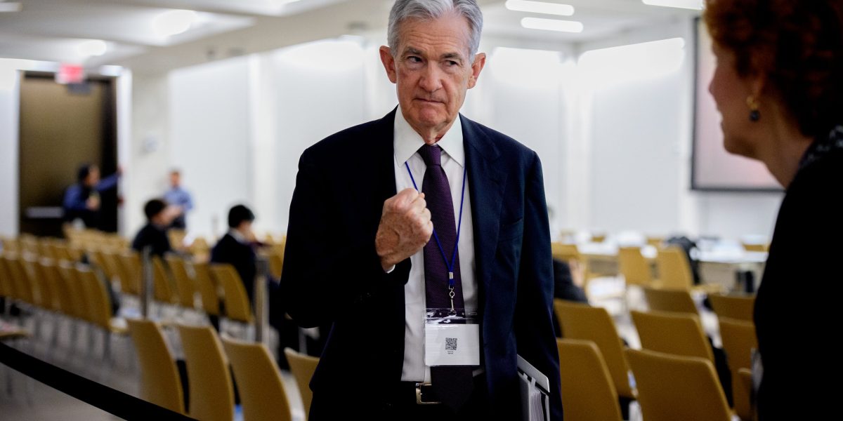 Jerome Powell could be doing incoming Fed Chair Kevin Warsh a huge favor by staying on the board