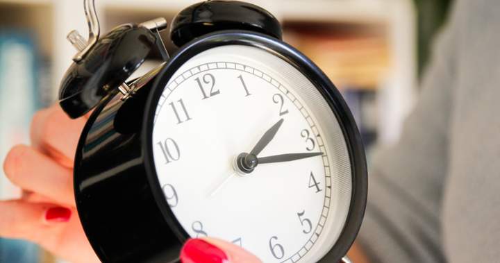 Is it time to change? Manitoba releases survey on daylight time - Winnipeg