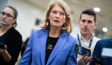 3 Republicans Join Democrats in Closest Senate Vote Yet to Halt Iran War