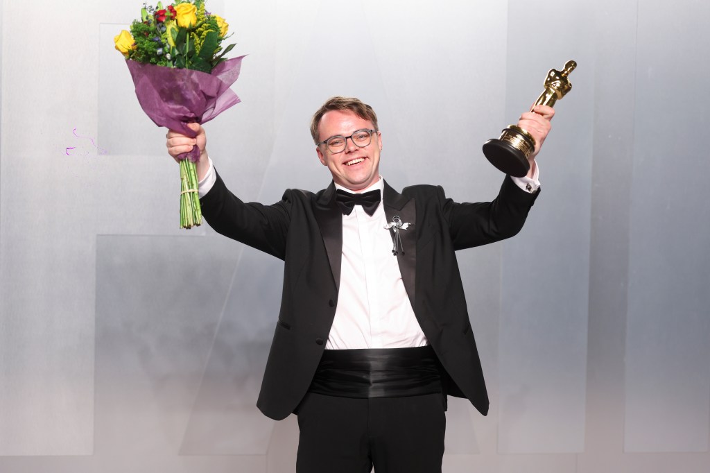 Missing Oscar Found By Airline After Filmmaker Told To Check It