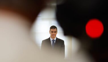 Andalusia wipeout spells trouble for Spain’s Sánchez in 2027 election – POLITICO