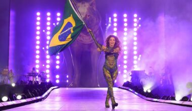 Shakira Brings Her Biggest Hits To Free Rio de Janeiro Show