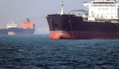 Oil drops as U.S. says deal with Iran and Hormuz reopening is near
