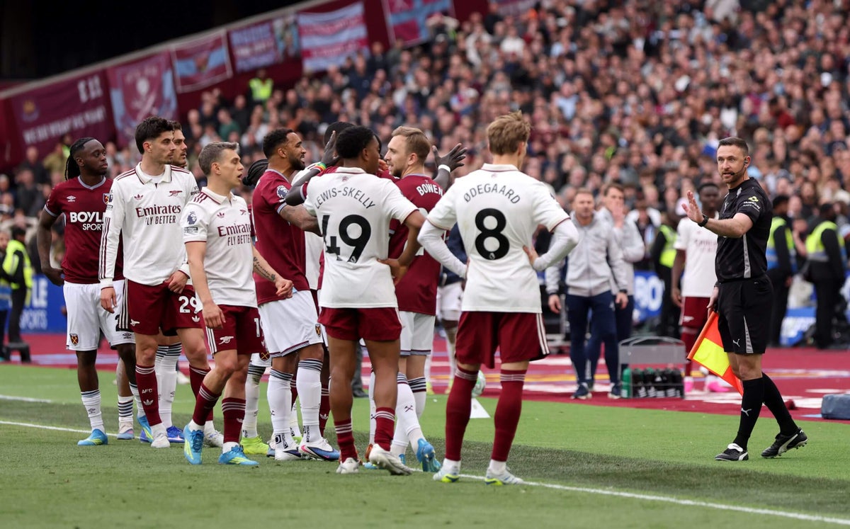 Arsenal’s moment in ‘theatre of the surreal’ as time – and the title race – stood still