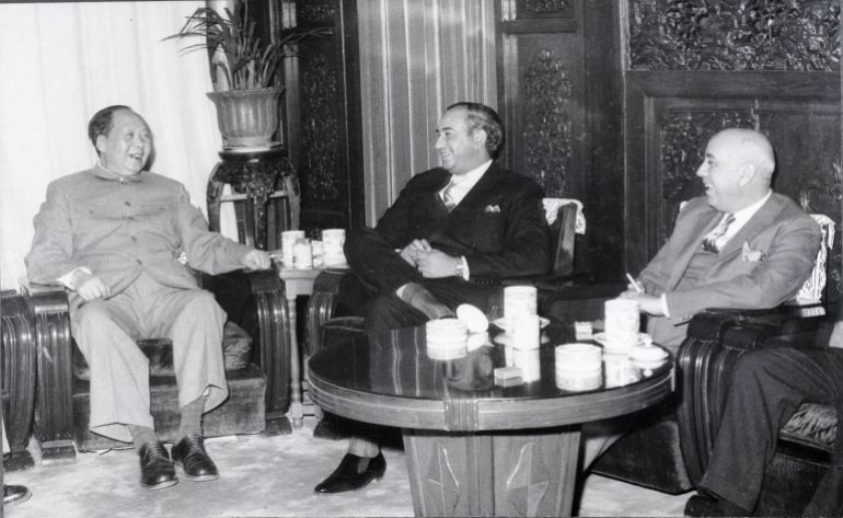 (Original Caption) 3/18/63-Peiping, China: A smiling Mao Tse-Tung (left) plays host as he meets with Pakistan's Minister of External Affairs Zulfigar Ali Bhutto, who led a Pakistani delegation to the Red Chinese capital. Talks centered on the problem of the Red Chinese-Pakistani border. India was reported to be indignant over the Chinese-Pakistani conference at a time when Chinese Communist troops were still holding Indian border territory in the Himalayas.