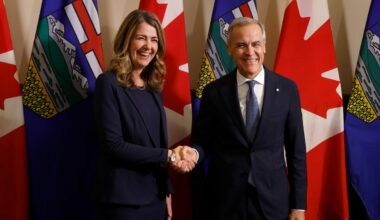 Ottawa, Alberta agree on carbon pricing to advance plan for new oil pipeline