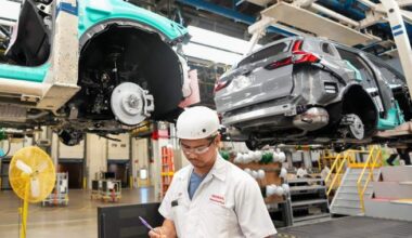 Joly ‘in regular contact’ with Honda as report says EV plant being halted - National