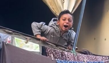 Palestinian boy mourns father killed in Israeli strike on security post | Gaza