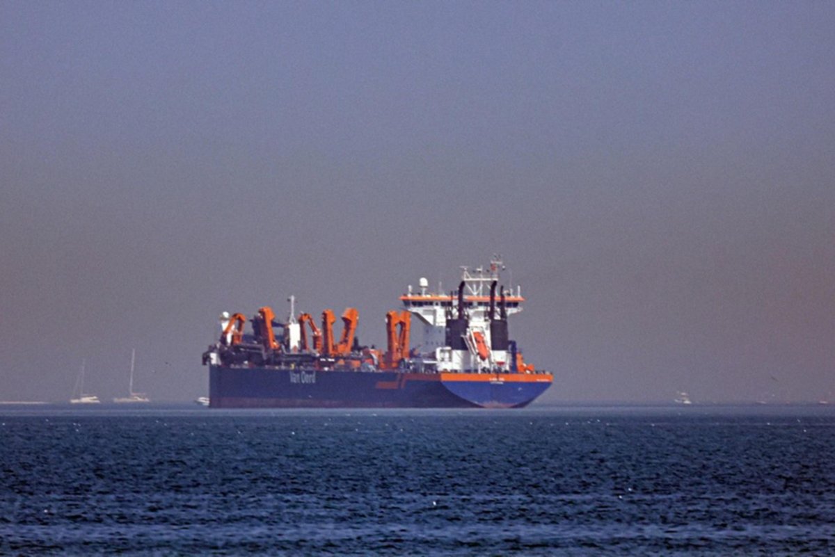 Iran threatens to attack U.S. forces if they try to free trapped ships