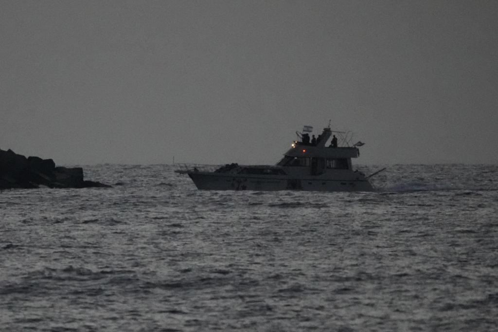 Israel begins deporting hundreds of international flotilla activists